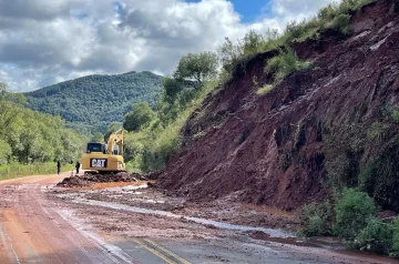 Empresa Gaúcha de Rodovias trabalha para desobstruir trechos rodoviários bloqueados